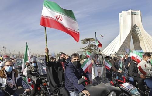 راهپیمایی موتوری در میدان فردوسی تهران