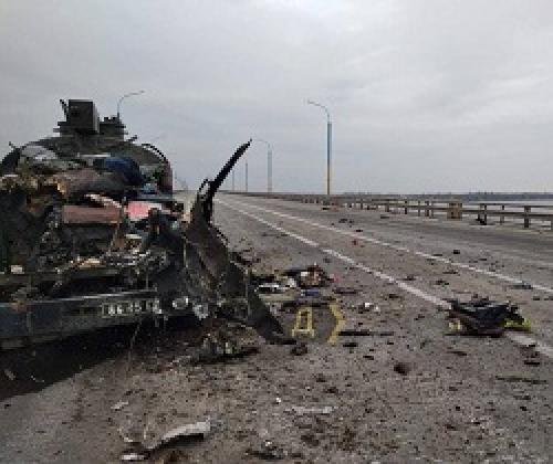 عکس/ کامیون آتش‌گرفته ارتش اوکراین