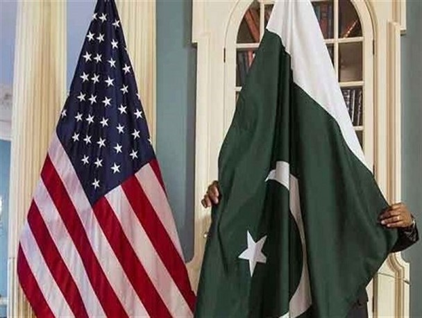 غرب تلاش می‌کند کنترل پاکستان را در اختیار بگیرد