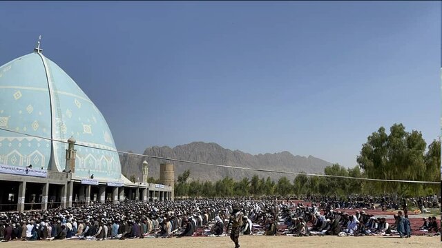  حضور رهبر طالبان در نماز عید فطر