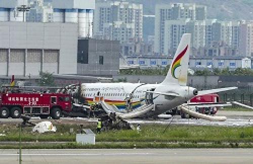  تصاویری از هواپیما چینی آتش گرفته