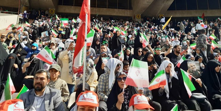 اغاز اجتماع 100 هزار نفری «سلام فرمانده» در استادیوم ازادی پایتخت +عکس و فیلم 