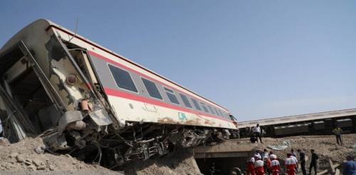 جزئیات جدید از سانحه قطار مشهد – یزد/راننده بیل مکانیکی مقصر است