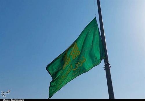  ویدئو / اهتزاز بزرگترین پرچم رضوی در تهران