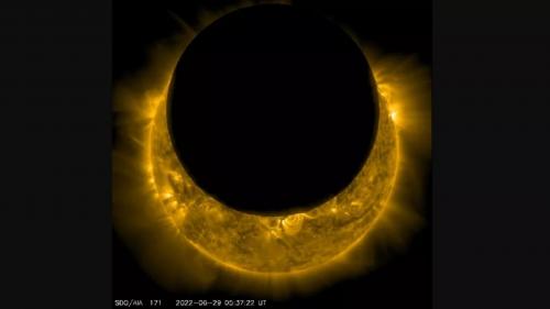 شکار خورشید گرفتگی از نمای نزدیک توسط ناسا