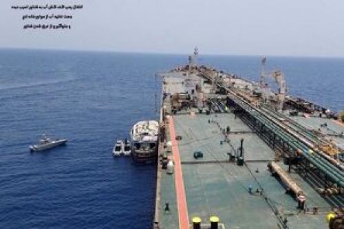  نجات خدمه لنج‌باری حادثه دیده توسط کشتی شرکت ملی نفتکش