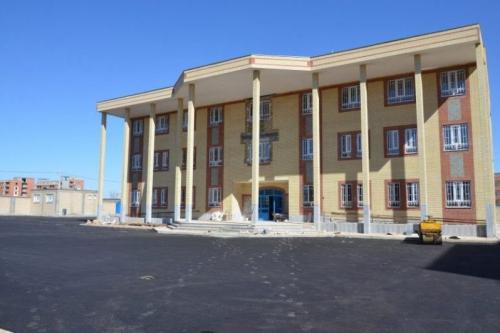 مدارس بندرعباس در پی زلزله بروی شهروندان باز شد