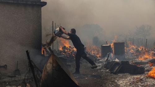 آتش سوزی جزیره توریستی یونان را خالی از سکنه کرد 
