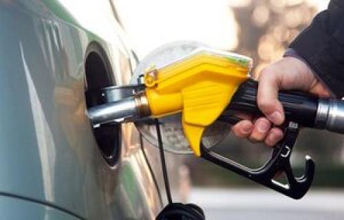 قیمت بنزین امسال افزایش می‌یابد؟
