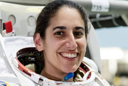  یاسمین مقبلی، زن ایرانی که به ماه می‌رود