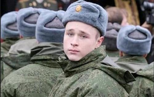  فرار جوانان روس‌ از سربازگیری دولتی
