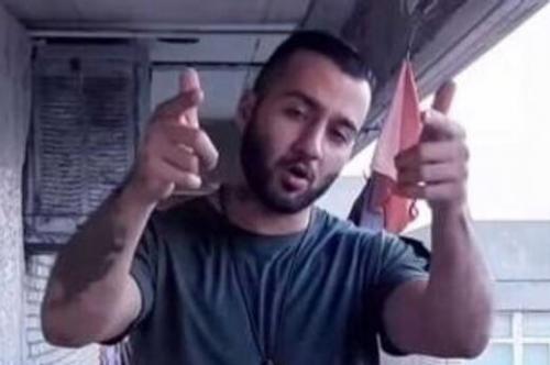 عکس | توماج صالحی بازداشت شد ؛ تصویر لحظه بازداشت او را ببینید | خواننده جنجالی کجا دستگیر شد؟