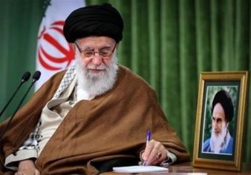  استفتاء از امام خامنه‌ای؛ آیا لیفت و بالا بردن ابرو، مانع وضو است؟ 