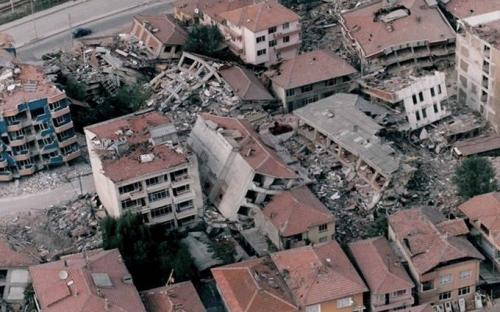  فیلم/ لحظه وقوع زلزله هولناک در ترکیه