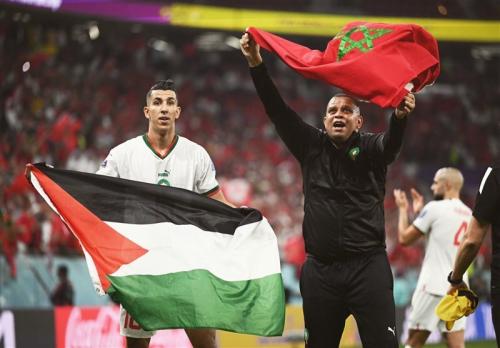  فیلم/ نمایش ضدصهیونیستی بازیکنان و ملت مراکش در جام جهانی