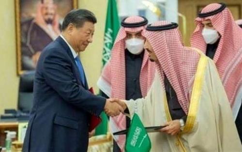گزارش سی‌ان‌ان از ضربه چین و عربستان به دلار آمریکا