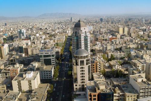 پولدارهای تهران در حال فروش ملک و فرار هستند؟
