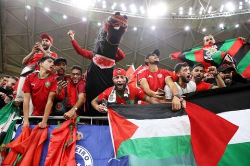  شعار «لااله الا الله» مراکشی‌ها هنگام حضور «مکرون» در ورزشگاه