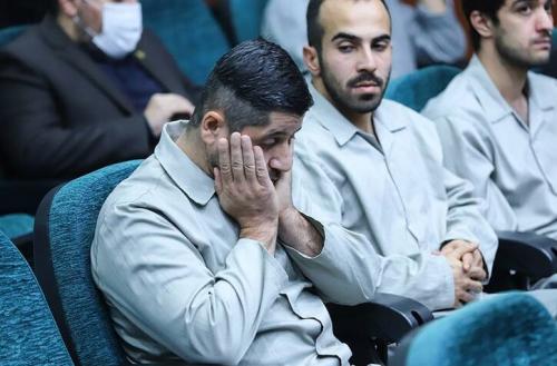 پشت پرده ادعای شکنجه یک متهم امنیتی در زندان/ وکیل قاتل شهید عجمیان: موکلم در زندان مشکل روحی دارد! 