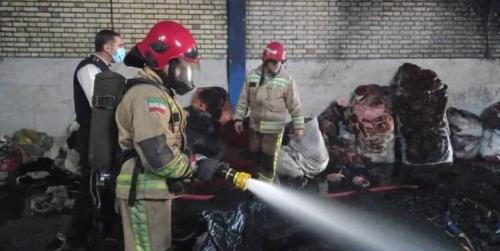  فیلم/ آتش سوزی کارگاه تولیدی پوشاک در تهران