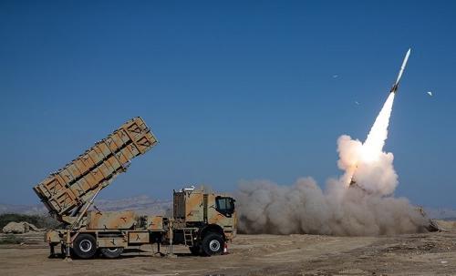  شلیک سامانه موشکی پدافند هوایی تلاش در سومین روز رزمایش ذوالفقار ۱۴۰۱ 