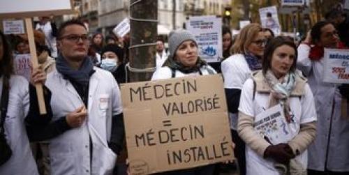  تمدید اعتصاب پزشکان فرانسه در بحبوحه شیوع کرونا 