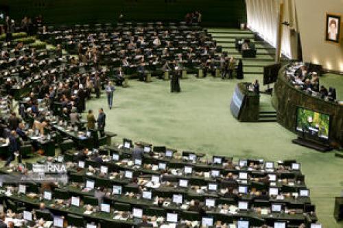 مخالفت مجلس با معافیت مالیاتی پزشکان طرحی در مناطق محروم