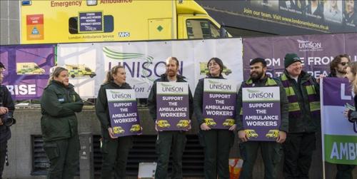 شدت گرفتن اعتصابات کارکنان بخش امدادی انگلیس 