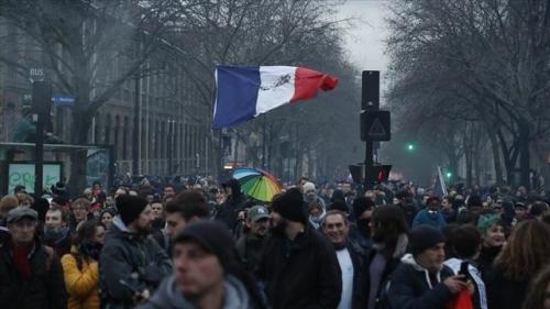 تظاهرات گسترده و جدید در پاریس