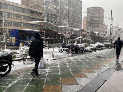 هشدار مدیریت بحران برای بارش شبانه‌روزی برف در تهران/ آماده‌باش کامل دستگاه‌های خدماتی و پلیس