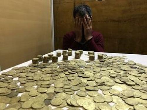 کشف سکه‌های قدیمی تقلبی در یکی از مناطق ورامین