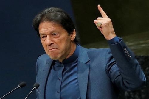 واکنش عمران خان به یورش پلیس پاکستان به اقامتگاهش