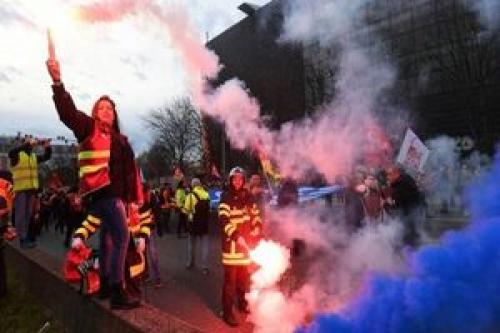 در اعتراضات مردمی اخیر در فرانسه، ۳۱۰ نفر بازداشت شدند