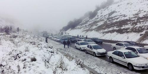 ‌تردد روان در کندوان و ترافیک سنگین در هراز‌/ برف و باران در همه محورهای تهران-شمال 