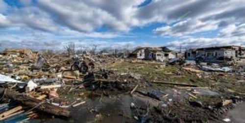 ۳۲ نفر قربانی توفان و گردباد در آمریکا
