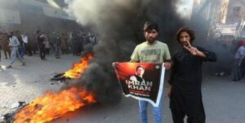 حمله هواداران عمران خان به پادگان‌ها و مراکز نظامی
