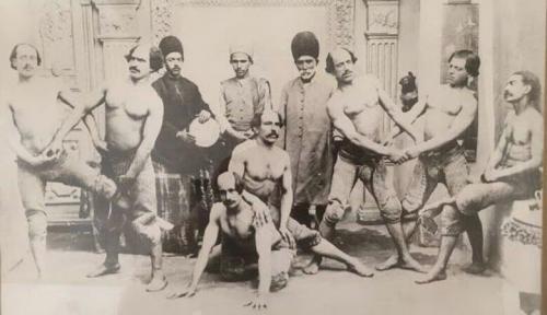  عکسی ناب از پهلوانان شمیران در دوره قاجار! 