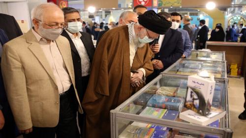 رهبر انقلاب: به‌رغم گسترش فضای مجازی، کتاب همچنان در جایگاه والای خود قرار دارد/بازدید سه ساعته رهبرانقلاب از نمایشگاه کتاب تهران+عکس و فیلم