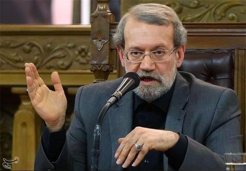 لاریجانی: درباره قراردادهای نفتی به وزیر نفت گفتم "اصلاحاتی" صورت گیرد/ برخی مسئولان سرمایه‌گذاران را خسته کرده‌اند