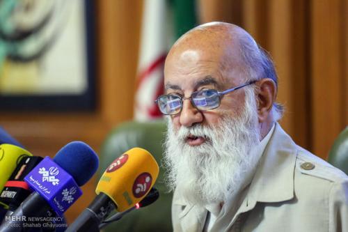  استعفای شهردار تهران دروغ است 