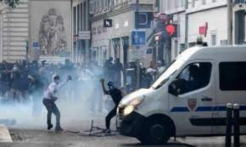 حمله به اتوبوس حامل اتباع چینی در فرانسه