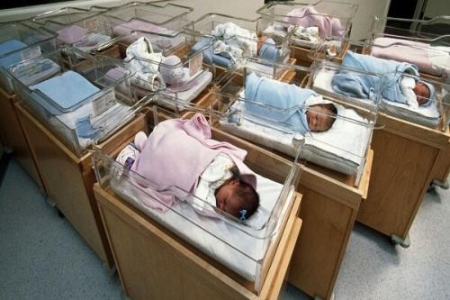 ثبت بیش از ۱۶۸ هزار تولد و ۷۱ هزار فوتی در دو ماهه اول امسال