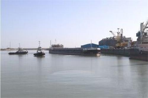 کشتی ایرانی در شمال آفریقا پهلو گرفت