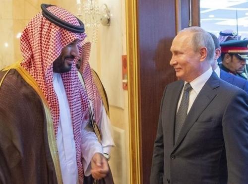 پوتین به خاطر تحریم ها بازار نفت را به هم ریخته است/ عربستان عرضه نفت را کم می‌کند، روسیه ارزان می‌فروشد 