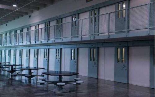 آزار جنسی چند زندانی زن در آمریکا
