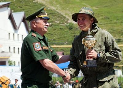  عکس/ تقدیر از تکاوران در مسابقات کوهستان روسیه 