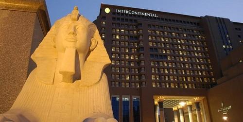  اخراج مدل صهیونیست از هتلی در مصر 