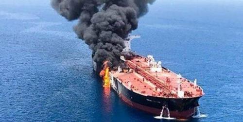  جزئیات آتش‌سوزی و نجات جان 22 خدمه کشتی روسی در خلیج‌فارس 