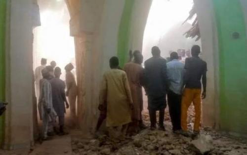 ریزش مسجد در شمال نیجریه +فیلم 