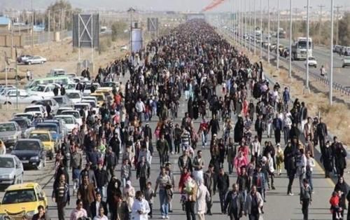 ازدحام جمعیت در پایانه مرزی مهران